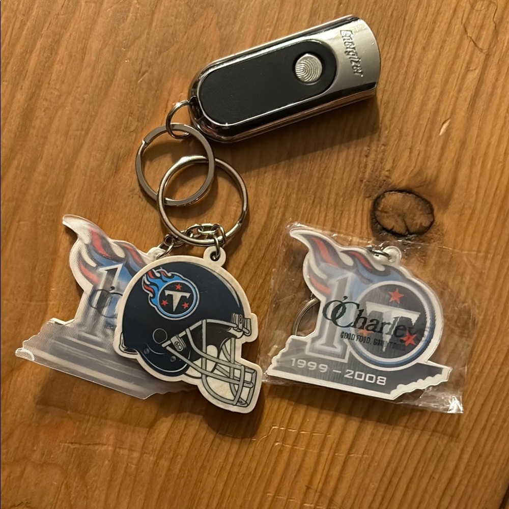 NFL Tennessee Titans Keychain Set with Small Flashlight